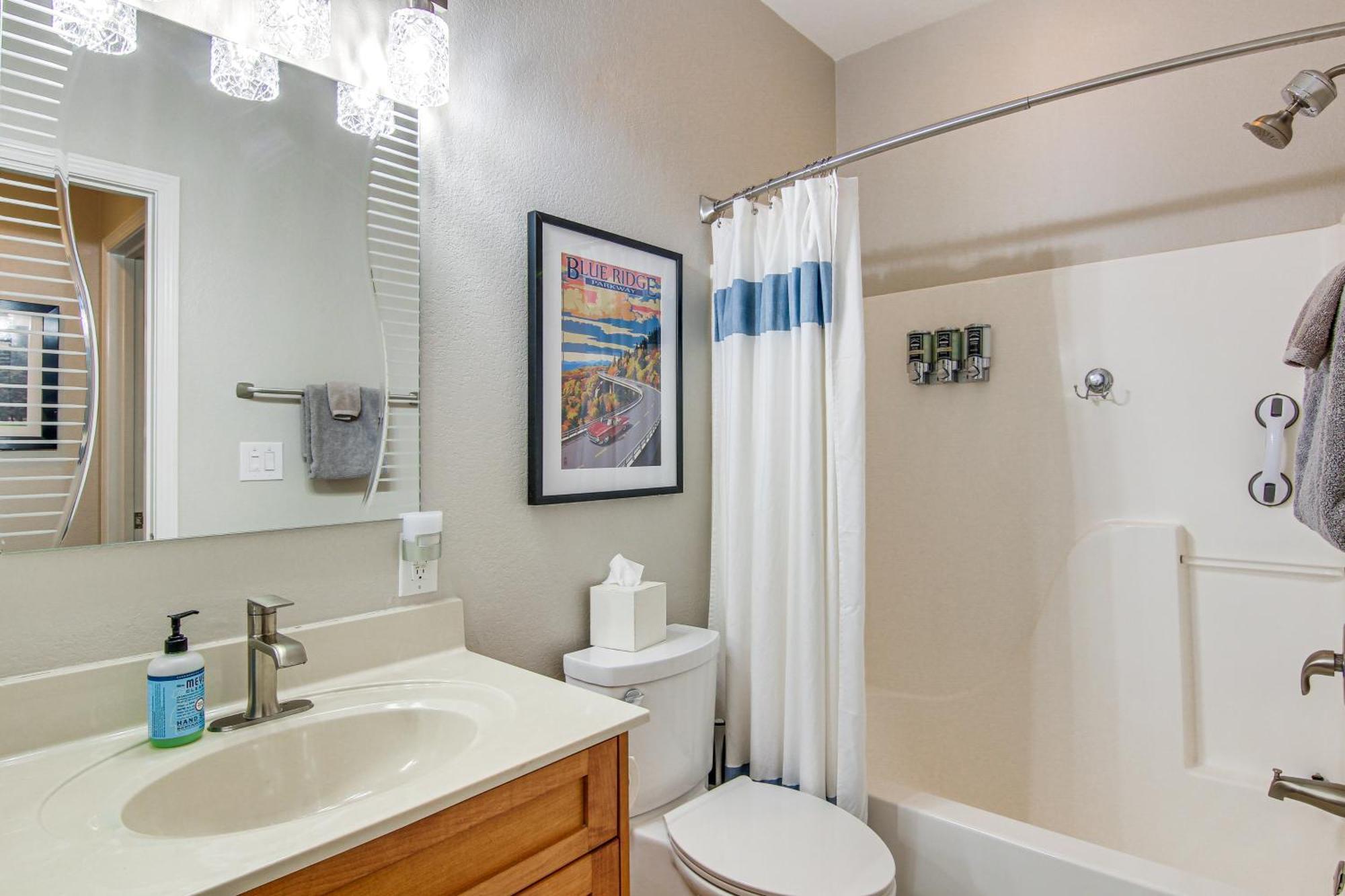 Lake Lure Condo With Resort Pool And Beach Access! Dış mekan fotoğraf